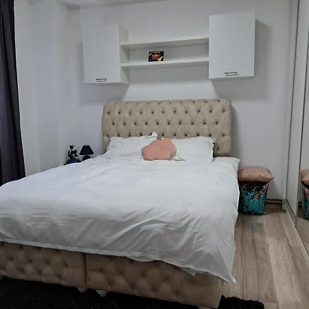 Bob & Pool Apartment Cluj-Napoca