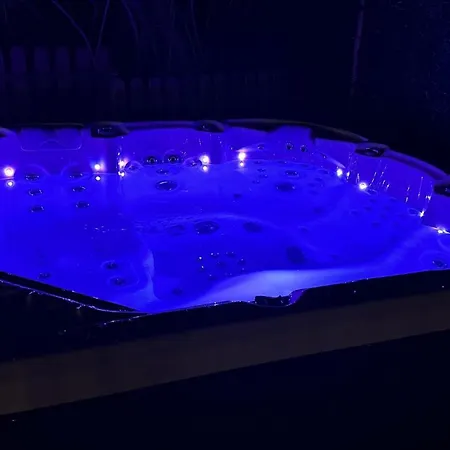 Bob & Pool